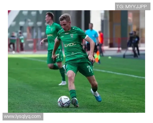 喀山红宝与莫中央的精彩对决揭示足球战术与团队协作的完美结合